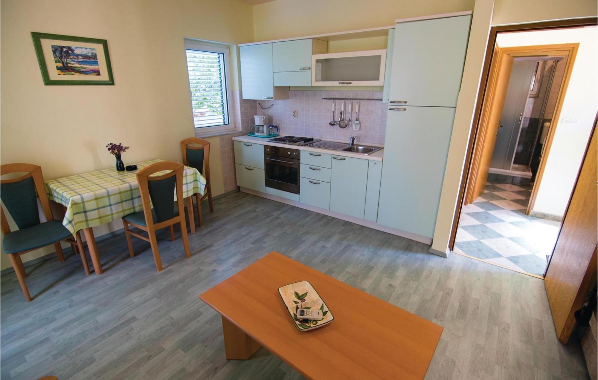 2 Bedroom Gorgeous Home In Banjol Ngoại thất bức ảnh